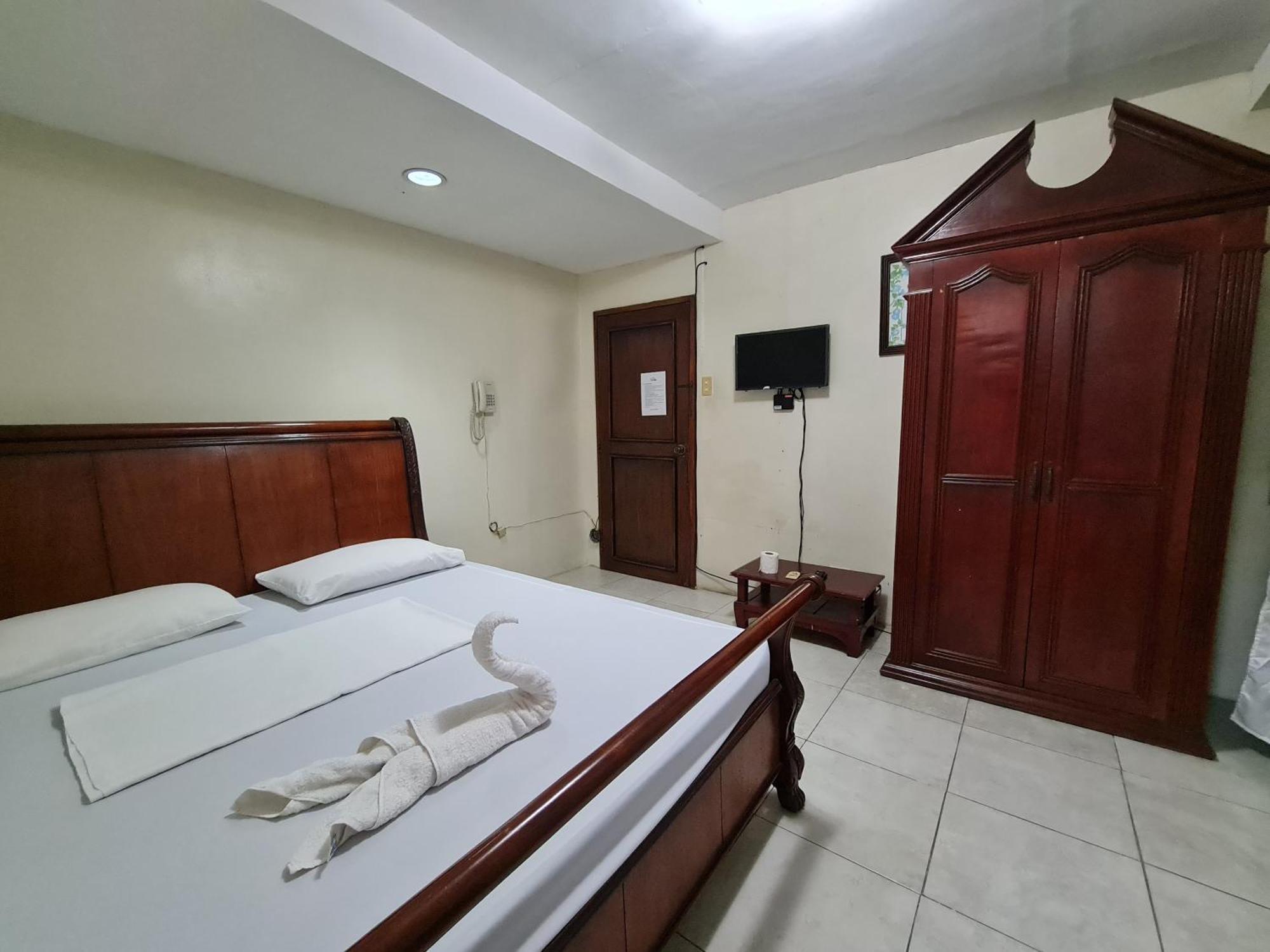 Goland Pension House & Dormitory By Sms Hospitality Cebu Bagian luar foto